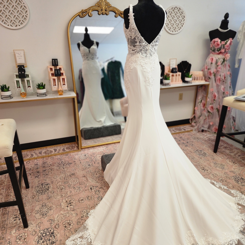 Elegant White Wedding Dress
